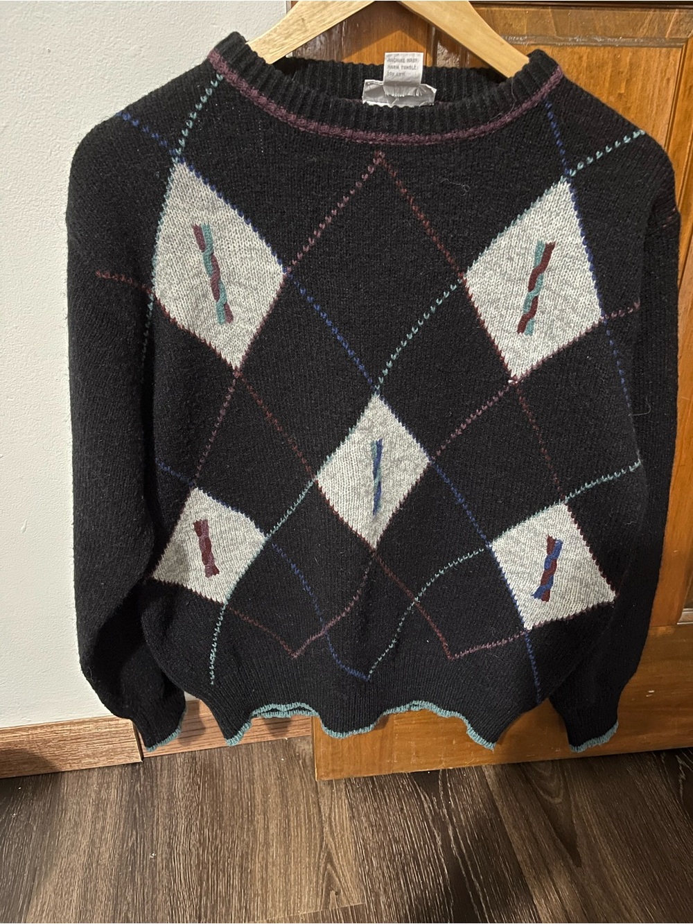 Black Vintage Argyle Crewneck Sweater with Gray Diamonds